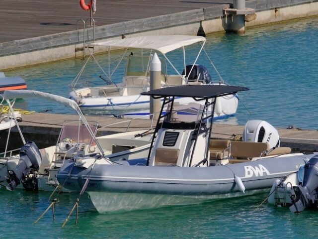 Sailboat Shipping: Safe & Cost-Effective Methods