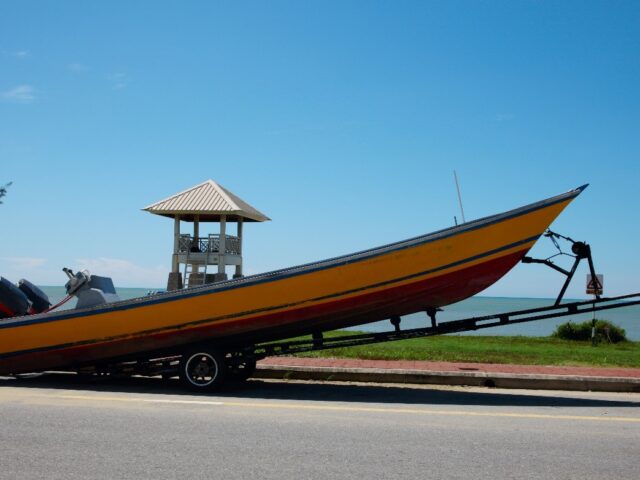 Step-by-Step Guide: How to Transport a Paddle Boat Safely